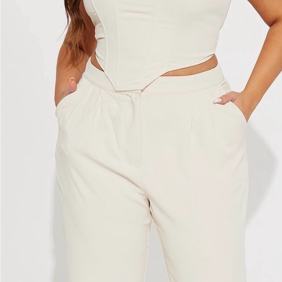 Karol Corset Pant Set - Cream
Size M - Picture 3 of 4